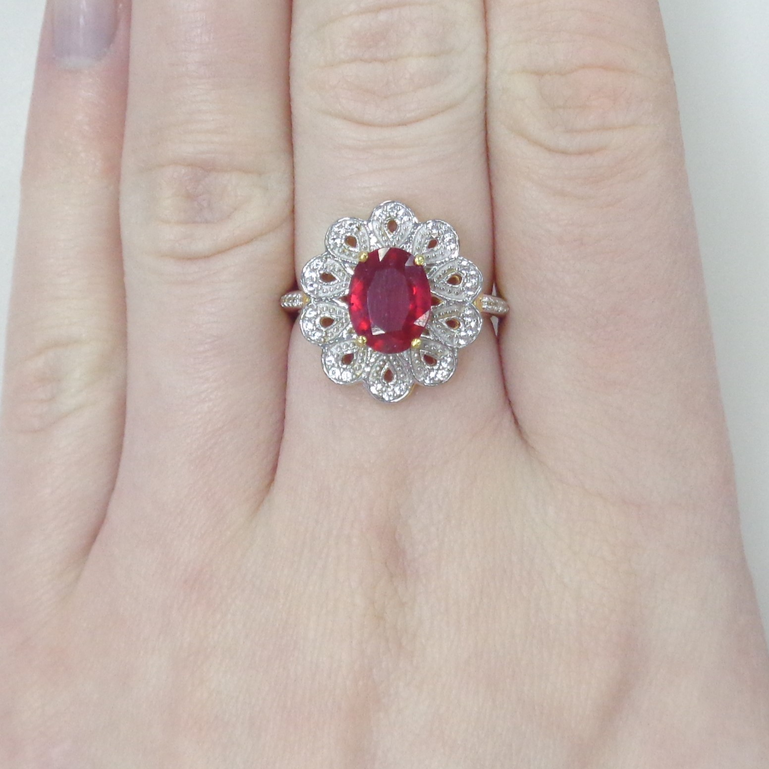 Серебряное кольцо с рубином